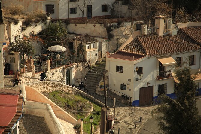 Granada Highlights Tour with Tapas Breaks by Electric Bike - Why an e-bike fits Granada’s hills so well