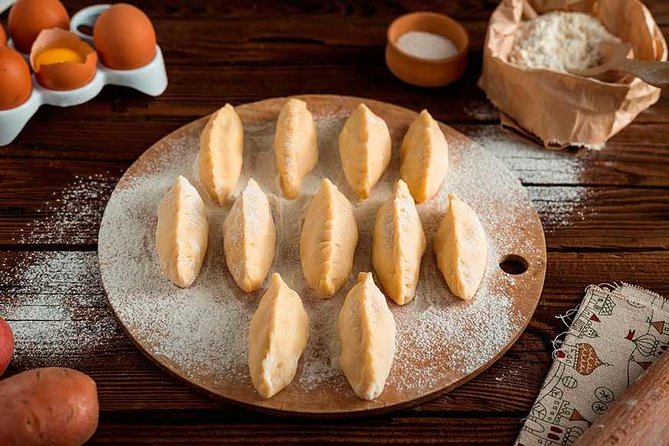 Half-Day Polish Food Walking Tour with Guide and Dinner - What you’re really buying: a dinner with guided context