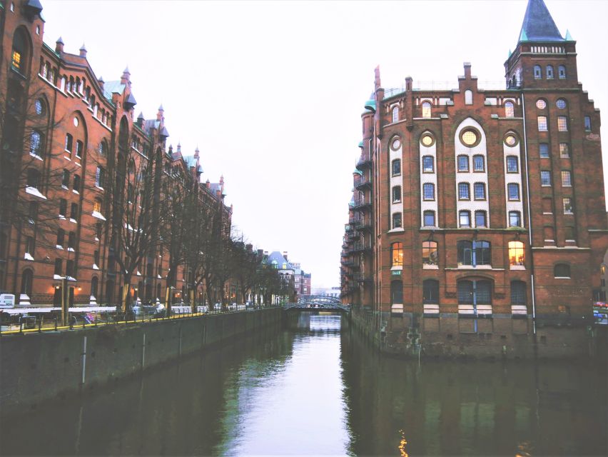 Hamburg: Elbphilharmonie Plaza and HafenCity Food Tour - Five tastings in five restaurants: how the food portion works