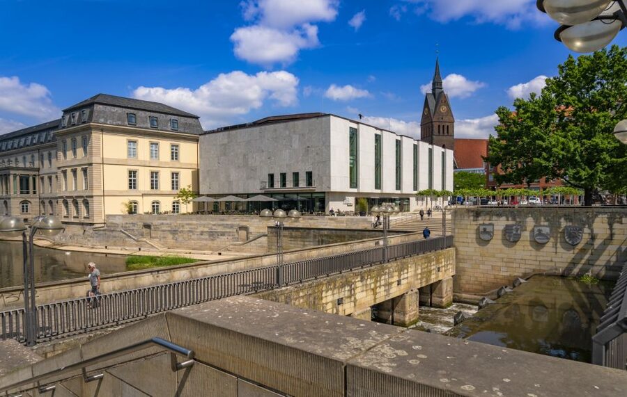 Hannover: Culinary Walking Tour Downtown + Old Town - Boxwood-and-marble patterns: a sightseeing stop for people who like details