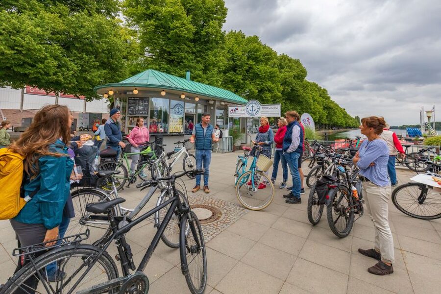 Hannover: Guided Bike Tour for Foodies with Tastings - Key things to know before you go