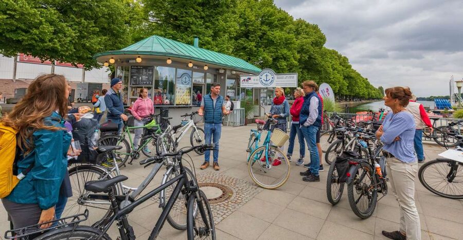 Hannover: Guided Bike Tour for Foodies with Tastings - Why a guided bike-food tour works so well in Hannover
