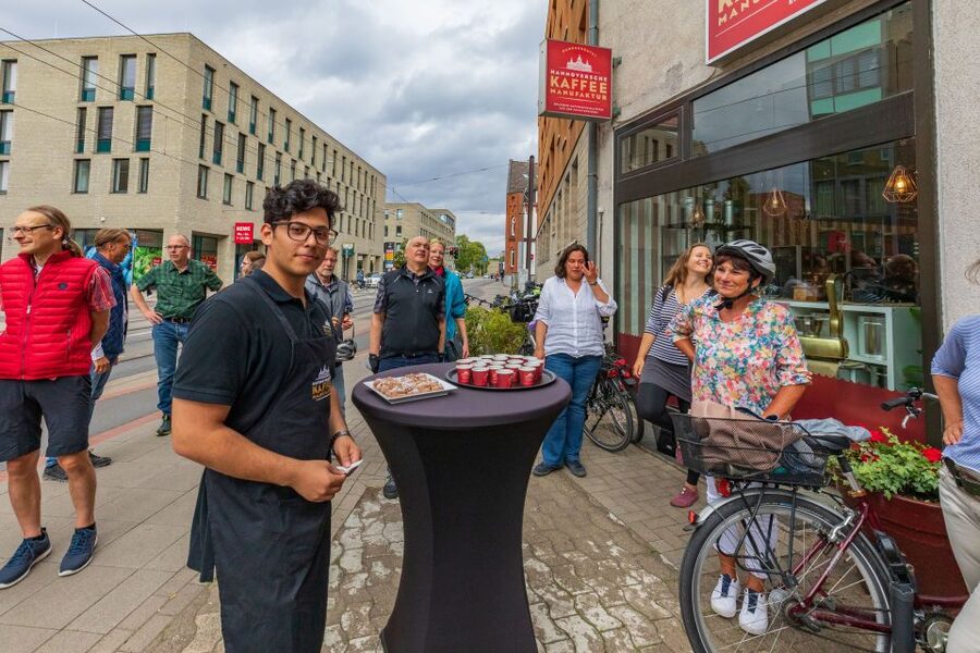 Hannover: Guided Bike Tour for Foodies with Tastings - Stop by stop: how Hannover sights connect to the tastings