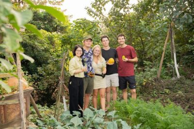 Hanoi Cooking Class in a Haven of Tranquility - Thom culinary - The cyclo ride and Dong Xuan market: where you start tasting Vietnamese food