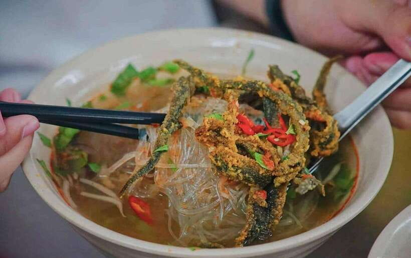 Hanoi: Michelin Guide Street Food Walking Tour - Entering Hanoi’s Old Quarter: why the walk matters as much as the food
