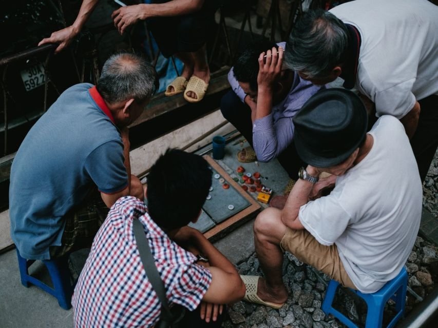 Hanoi: Street Food Experience with 5 Food Stops - Hoan Kiem Lake at night: the secret café stop and egg coffee