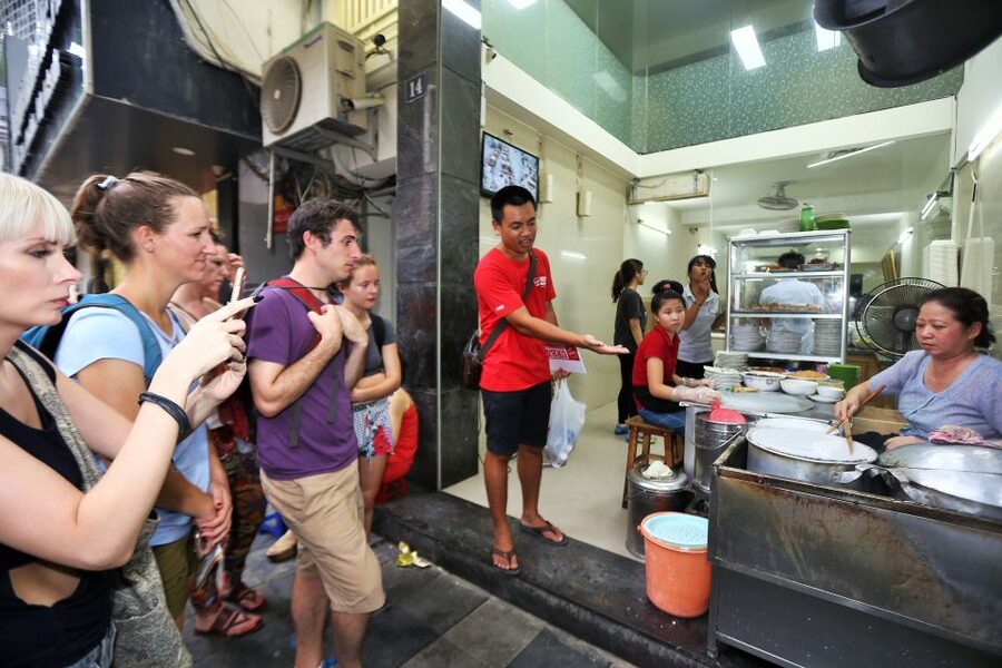 Hanoi: Street Food Experience with 5 Food Stops - Price, portions, and why $29 can feel like a meal package