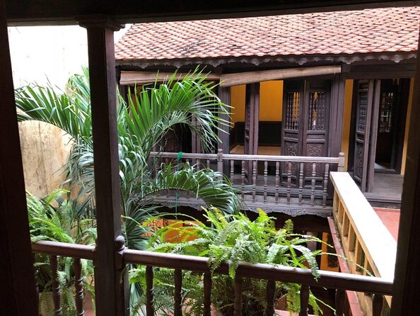 Hanoi street food tour (Private tour) - Meet Your Licensed Guide in Hanoi’s Old Quarter