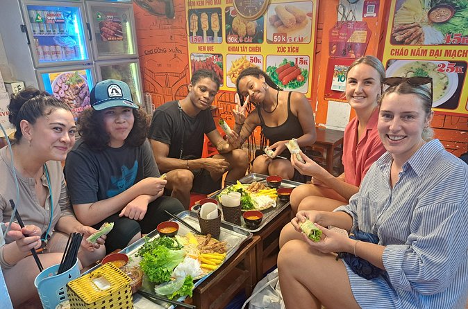 Hanoi Street Food Tour with Local Guide - Dinner and coffee/tea: finishing strong instead of stopping early