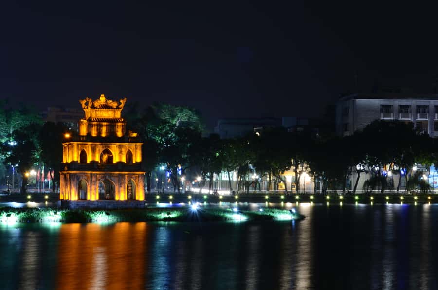 Hanoi: Street Food Walking Tour & Water Puppet Show - The 3-hour Hanoi Old Quarter food walk: what you’ll actually do