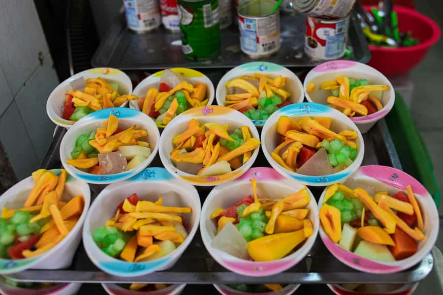 Hanoi: Street Food Walking Tour & Water Puppet Show - Vegetarian and special dietary needs: what’s offered