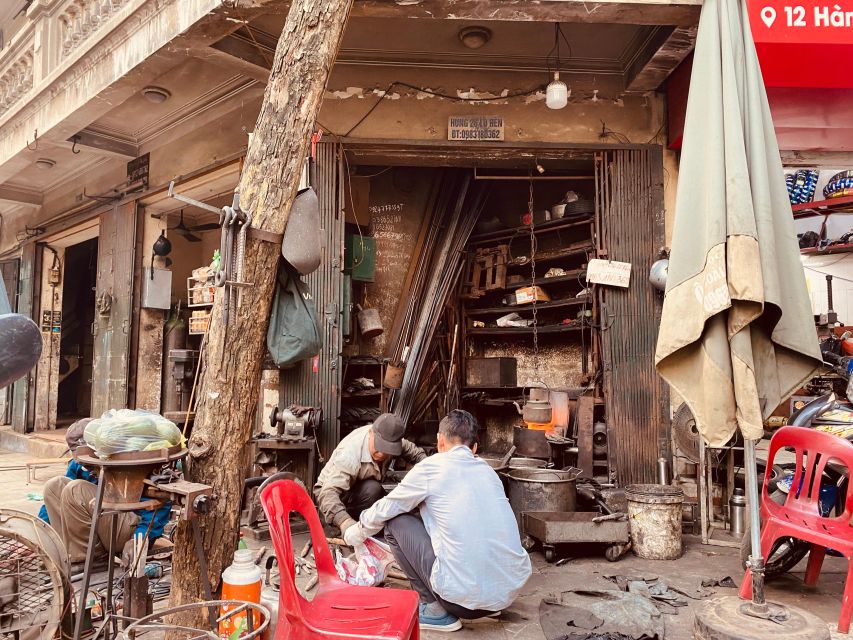 Hanoi: Vegan Street Food & Stories - Stop 1: Beer, tea, dessert, and street snacks in the Old Quarter