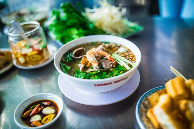 Hanoi Vegan Street Food Tour and Train Street - Small group comfort: guide quality makes a big difference