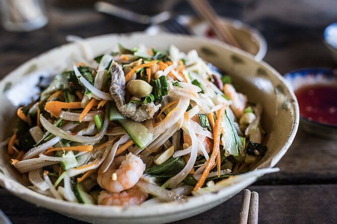 Hanoi Vegan Street Food Tour and Train Street - Pace and portion expectations (so you don’t leave hungry)