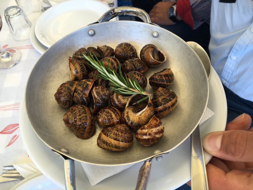 Heraklion: Food Tastings Walking Tour - Wine, raki, and meze-style tastings at the end of the route