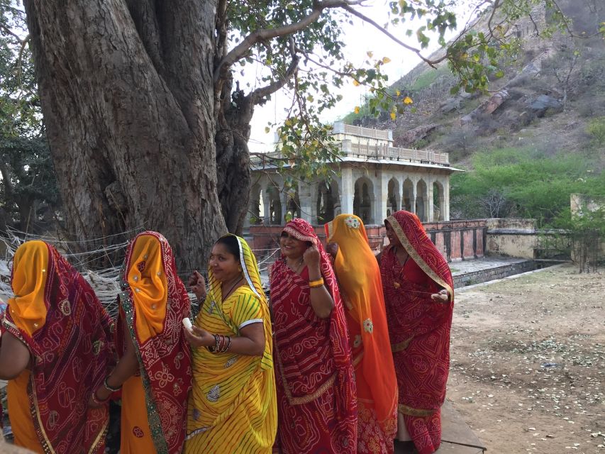 Heritage Walk & Street Food Tasting in Jaipur - Badi Chaupar and Choti Chaupar: two squares, a lot of local rhythm