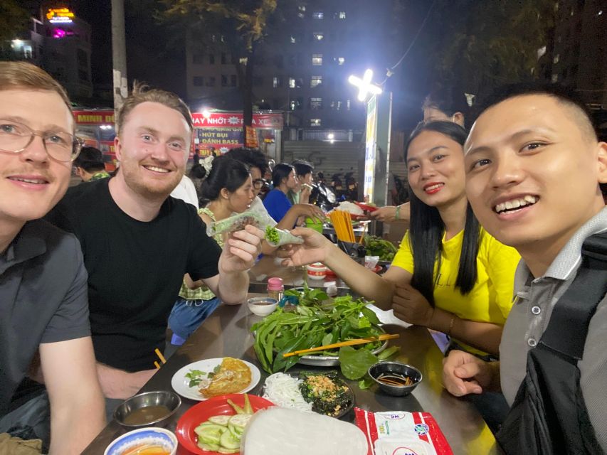 Ho Chi Minh City: Food Tour by Scooter with Eleven Tastings - Bánh mì plus grilled rice paper cake: the final savory push