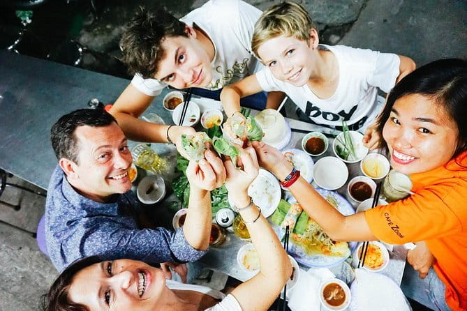Ho Chi Minh City Food Tour with 8+ Authentic Local Tastings - Central Post Office and the snacks you’ll taste nearby