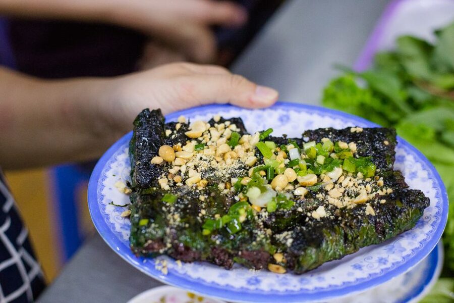 Ho Chi Minh City: Private Street Food Evening Walking Tour - Sugar Cane Juice, Bánh Mì, and the District 3 Street-Food Grid