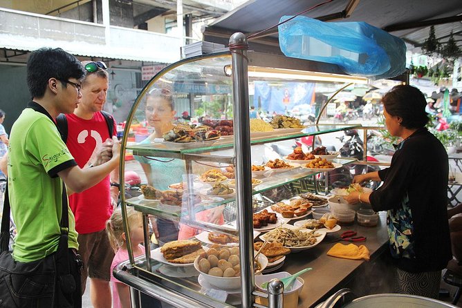 Ho Chi Minh City: Street Food Walking Tour with 12 Tastings - The scooter route: what to expect in the real world