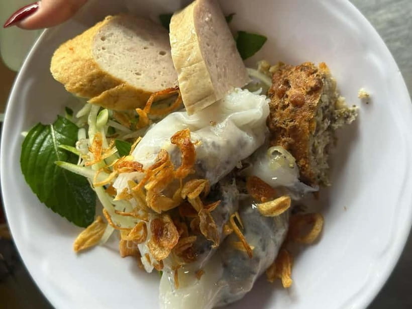 Ho Chi Minh City: Super Niche Walking Street Food Tour - The Food List: 10 Dishes, Beer, and One Special Beef Stew