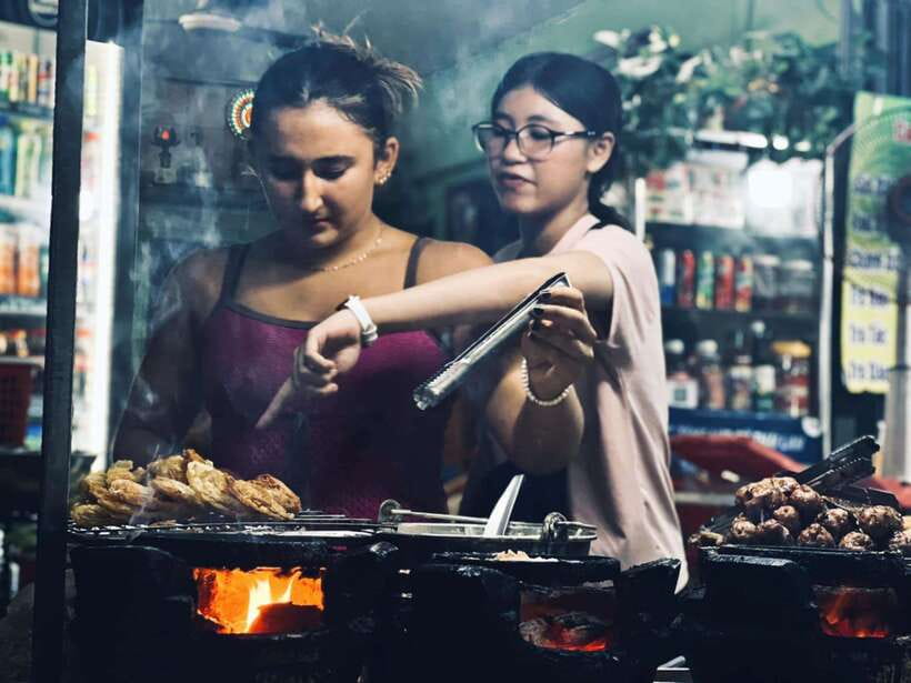 Ho Chi Minh City: Walking Food Tour with 13 Tastings - Meeting Point, Pickup, and How Not to Start the Night Stressing