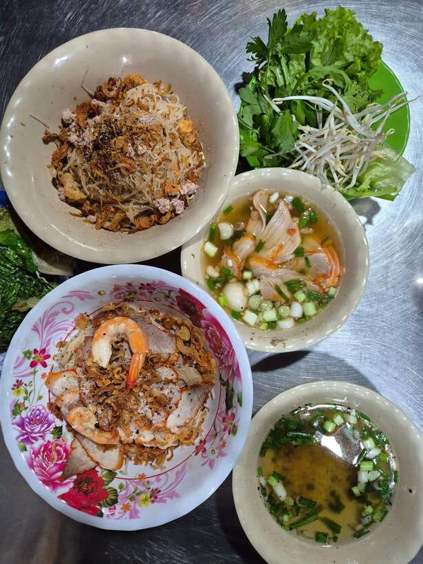 Ho Chi Minh City: Walking Food Tour with 13 Tastings - Stop-by-Stop: What You’ll Eat and Why Each Stop Feels Different