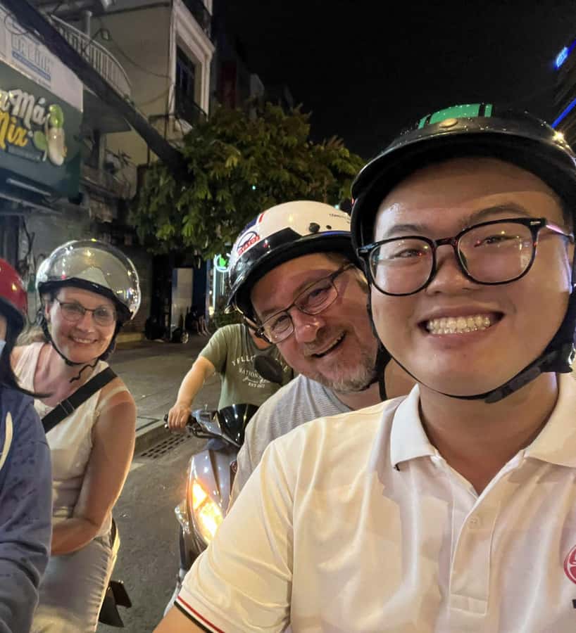 Ho Chi Minh: Local Food Tour by Scooter with Vegan Option - Stop 1: the comfort-bowl start (noodle soup at a family-style spot)