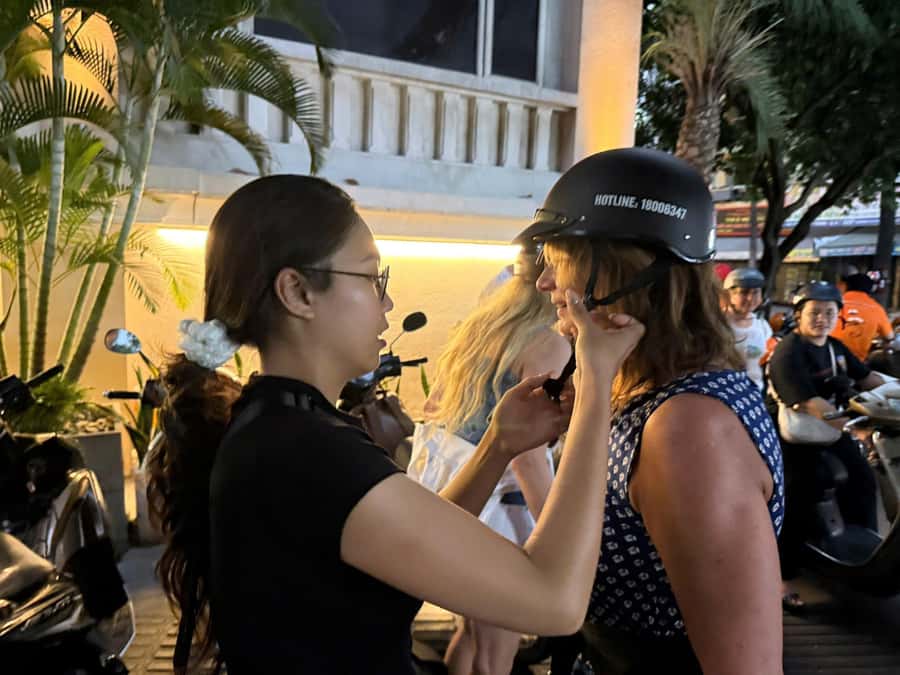 Ho Chi Minh: Local Food Tour by Scooter with Vegan Option - Vegan and vegetarian options: how the tour handles real diet needs