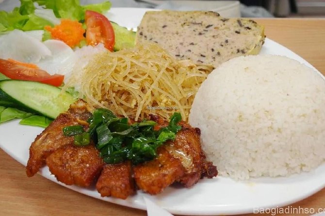 Ho Chi Minh Street Food Tour By Motorbike (Unique & Authentic) - Stop 1: District 3 Street-Corner Cooking at Chuối Nếp Nướng Vo Van Tan