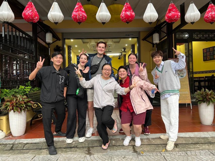 Hoi An: Evening Food Tour with 7 Tastings and Boat Trip - Why this 4-hour evening tour is a smart first Hoi An night