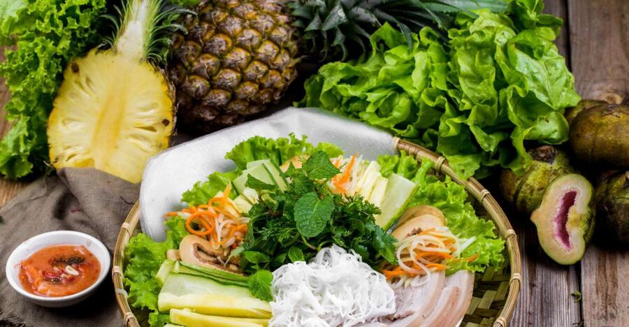 Hoi An: Evening Food Tour with 7 Tastings and Boat Trip - Who should book this Hoi An evening food-and-boat tour?