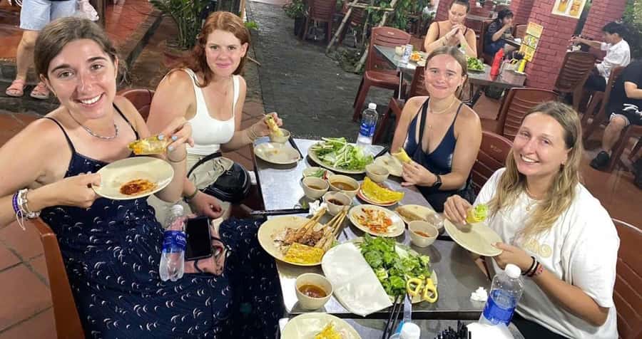 Hoi An food tour - How the Walk and Timing Keep the Night Comfortable