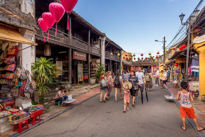 Hoi An Night Market - Ancient Town street food tours by Night - Guide energy: Jun and Jackie are worth noting