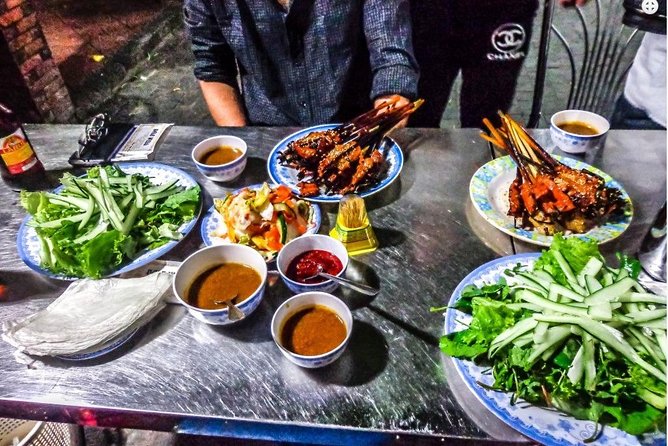 Hoi An Street Food Tour- Eat Like A Local - Madam Khanh: The Banh Mi Queen and the Anthony Bourdain nod