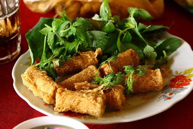 Hoi An Street Food Walking Tour with Tastings - The guide: the hidden ingredient