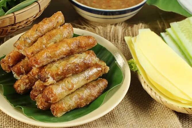 Hoi An Vespa Food Tour: Authentic & Exotic Food Culture - Stop 1: Hoi An Pickup + the First Look Beyond the Main Streets