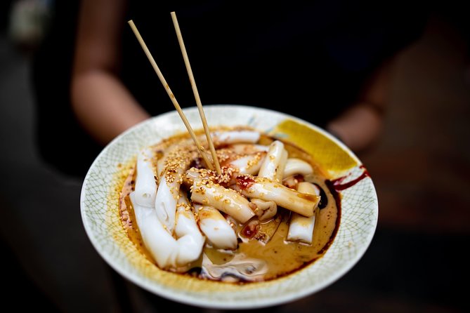 Hong Kong Food Tour: Sham Shui Po District - Small Group Pace: Eight People Changes the Whole Morning