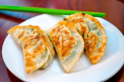 Hong Kong Food Tour: Sham Shui Po District - Meeting at 220 Apliu Street and What the Walking Feels Like