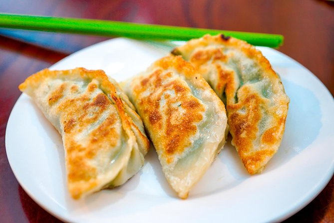 Hong Kong Food Tour: Sham Shui Po District - Meeting at 220 Apliu Street and What the Walking Feels Like