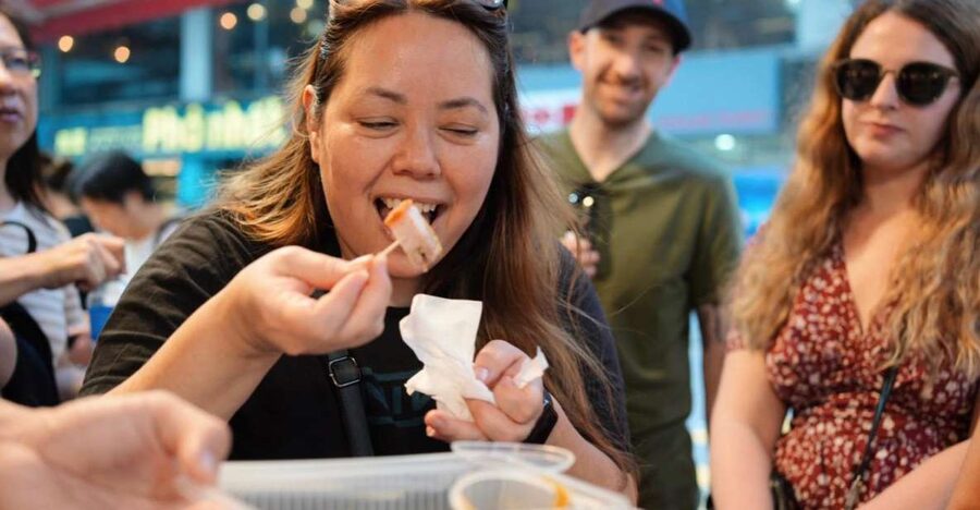 Hong Kong: Street Food Tasting Tour in Old Town Central - Lyndhurst Terrace tasting: a mid-route “keep going” checkpoint