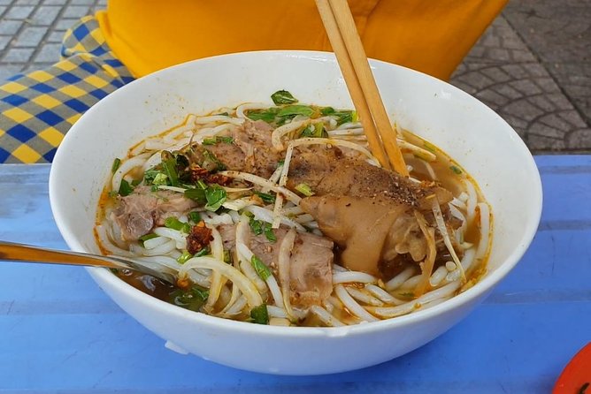 Hue Street Food Tour At Night By Scooter - Stop-by-Stop: The Evening Timeline That Keeps You Full but Not Overwhelmed