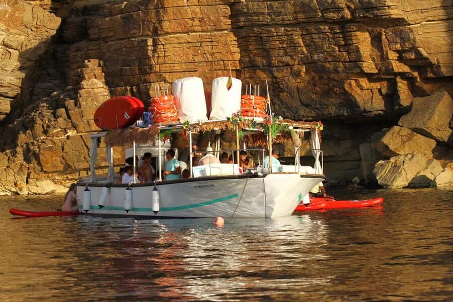 Ibiza: Sunset Boat Tour with Water Sports, Open Bar & Tapas - Drinks and tapas: what you actually get on board