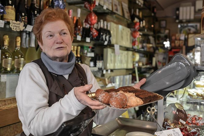 Intimate Modena Food Tour: Market & Local Secrets (Max 8) - Piazza Grande: the Modena “front door” for food people