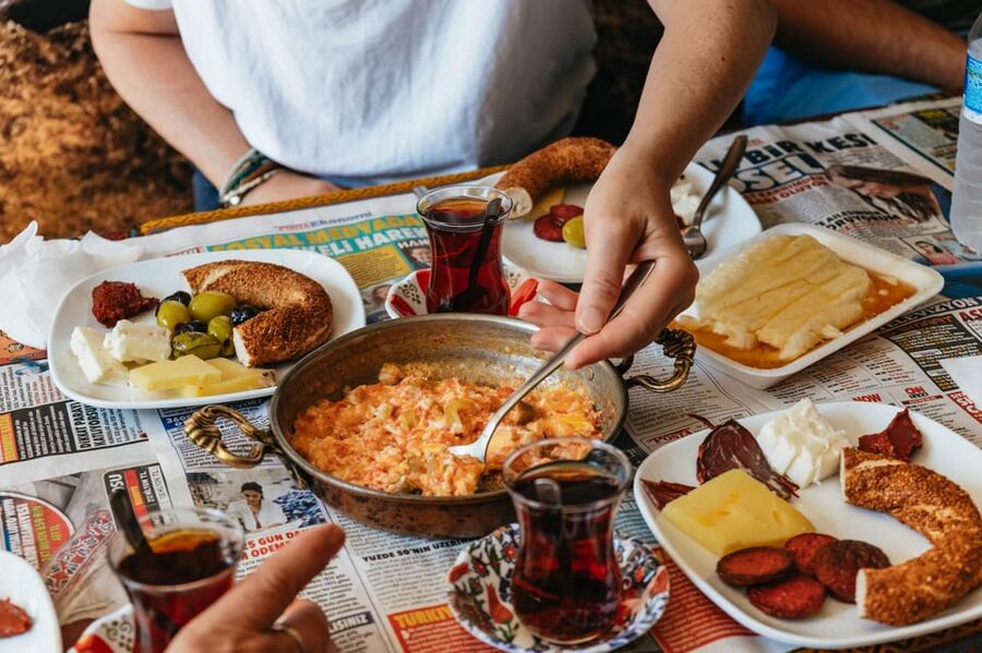 Istanbul: European and Asian Side Guided Foodie Walking Tour - Key points before you go