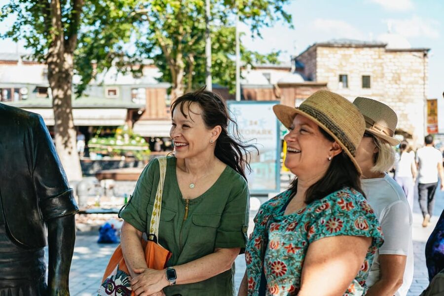 Istanbul: European and Asian Side Guided Foodie Walking Tour - Who this tour is perfect for (and who should skip it)