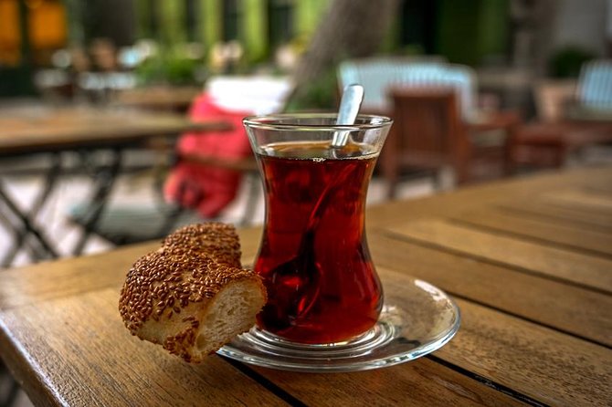 Istanbul Evening Sightseeing and Food Tasting Tour - The Food Stops You Can Expect: cig kofte, icli kofte, kebab, and more