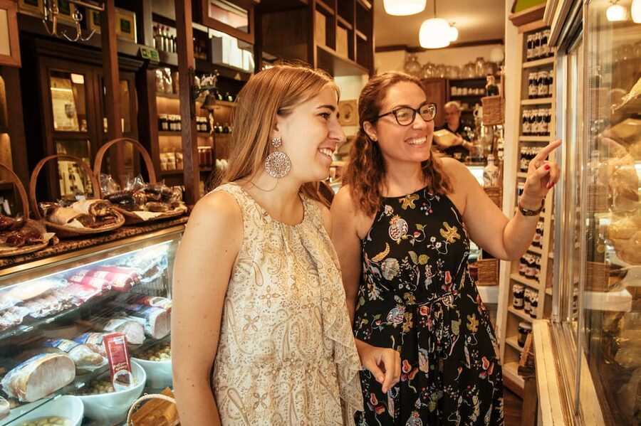 Istanbul: Private Guided Food Tour with 10 Tastings - The guide is the product: what to look for (and how to use it)