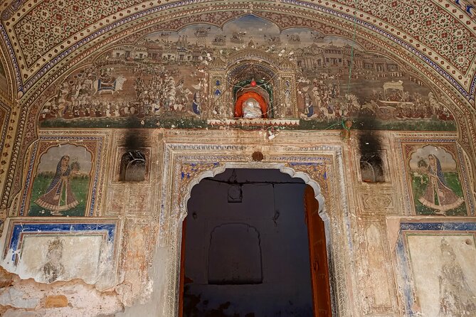 Jaipur@Twilight Guided Heritage City walk tour with Food Tasting - The e-rickshaw ride and Albert Hall Museum night views