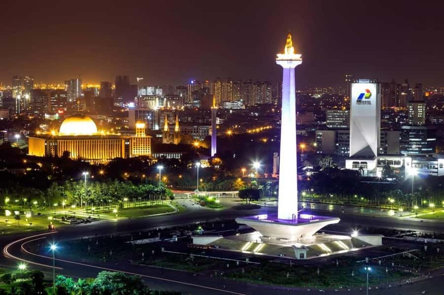 Jakarta: Private Guided Sightseeing & Street Food Night Tour - Night Jakarta, handled: the value of a guided route